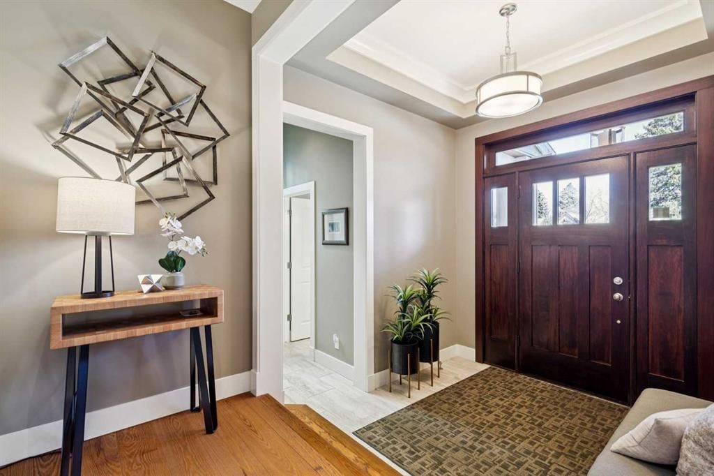 4207 15A Street SW, Calgary — photo 5 of 46
