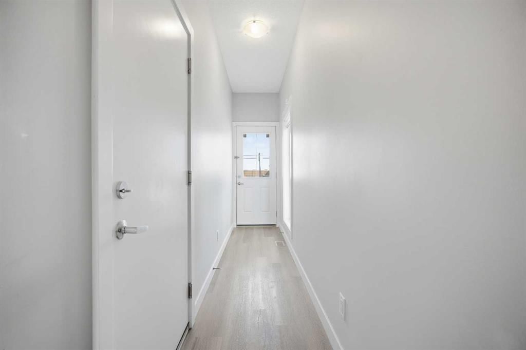1405 Sage Hill Grove NW, Calgary — photo 2 of 36