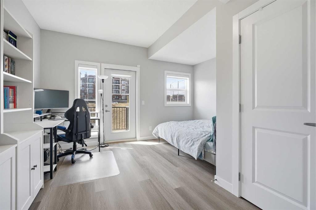 1405 Sage Hill Grove NW, Calgary — photo 4 of 36
