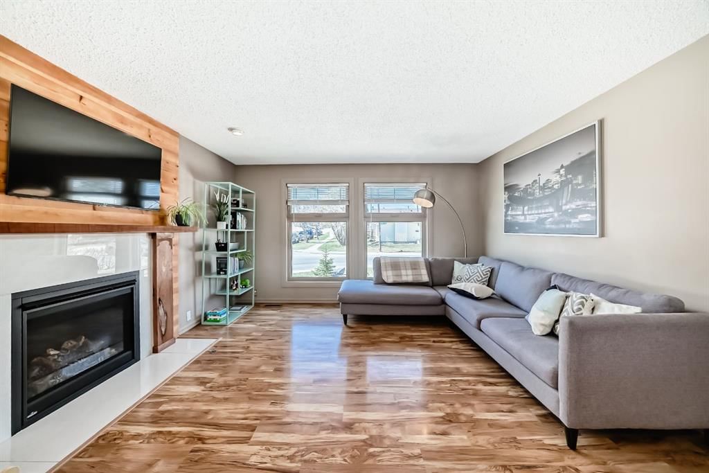 87 Berwick Crescent NW, Calgary — photo 4 of 41