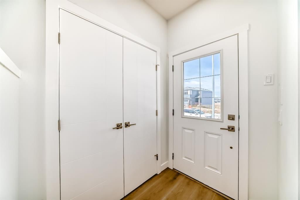324 Cornerbrook Drive NE, Calgary — photo 4 of 44
