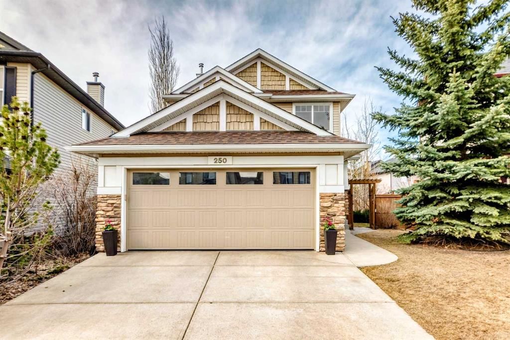 250 Royal Birch Way NW, Calgary — main listing photo