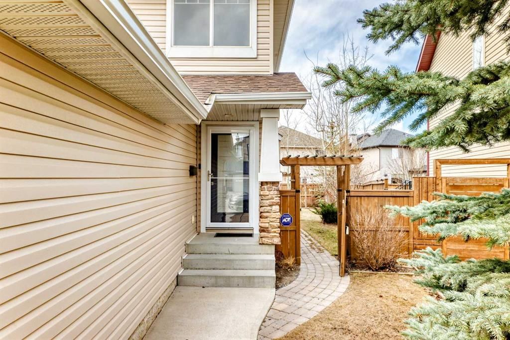 250 Royal Birch Way NW, Calgary — photo 2 of 48