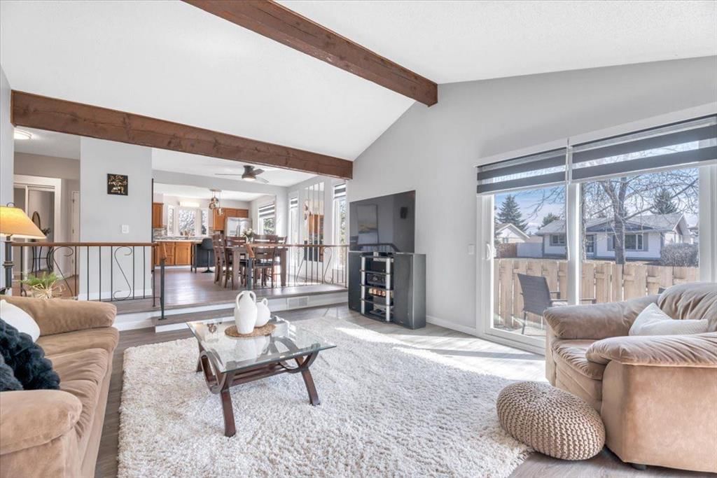 12336 Woodview Road SW, Calgary — photo 5 of 40