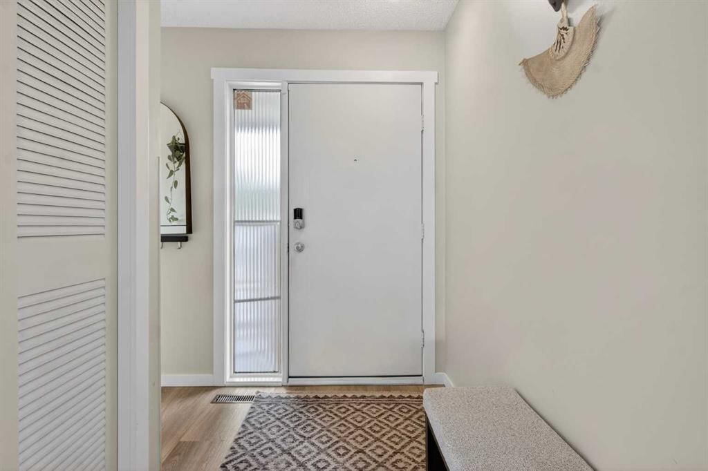 57, 2300 Oakmoor Drive SW, Calgary — photo 2 of 39