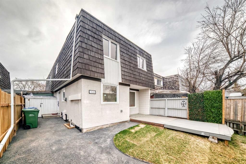 7634 24A Street SE, Calgary — photo 3 of 42