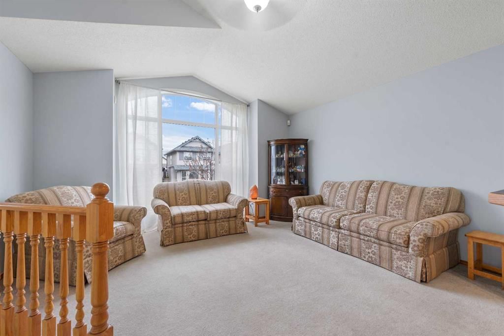 46 Cranberry Green SE, Calgary — photo 2 of 42