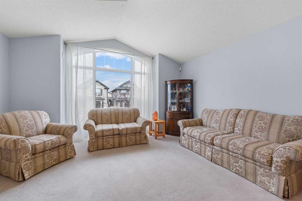 46 Cranberry Green SE, Calgary — photo 4 of 42