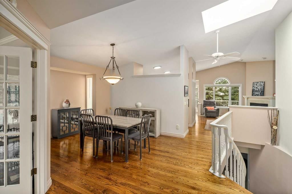 28 Hamptons Rise NW, Calgary — photo 5 of 34