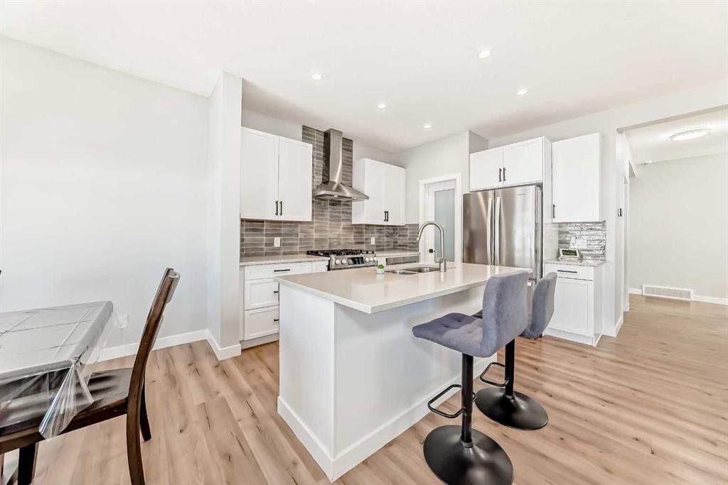 95 Cornerbrook Common NE, Calgary — photo 3 of 50