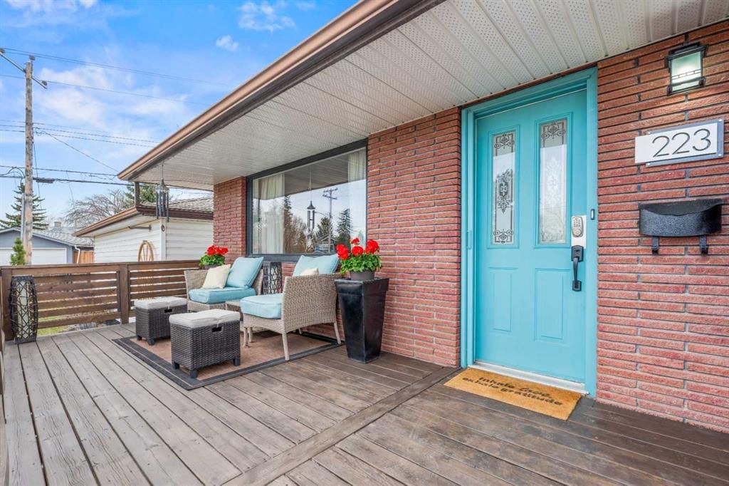 223 45 Street SW, Calgary — photo 2 of 50