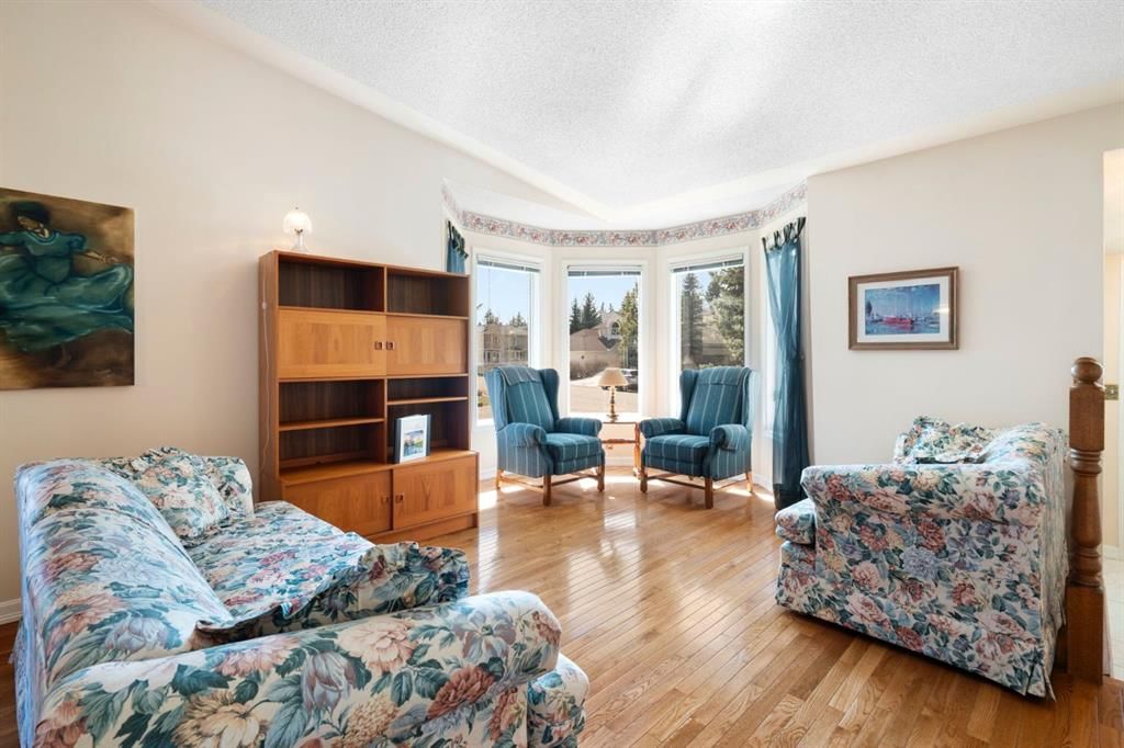 118 Shawnee Place SW, Calgary — photo 4 of 46