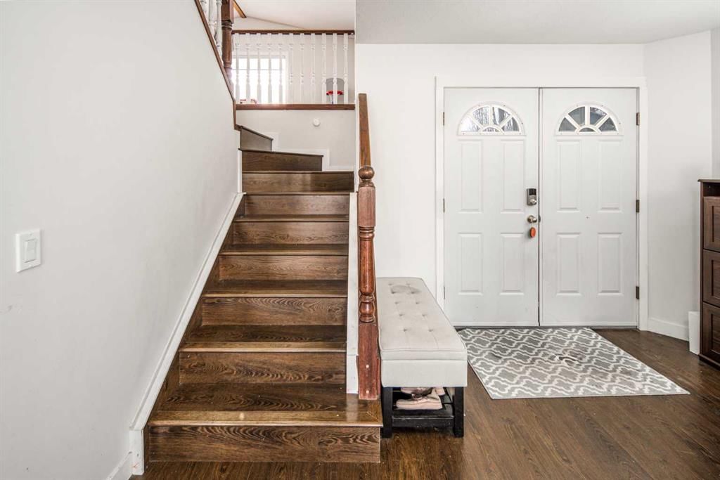 125 Coventry Crescent NE, Calgary — photo 4 of 44