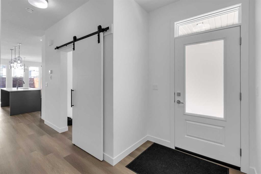 137 Copperhead Road SE, Calgary — photo 3 of 33