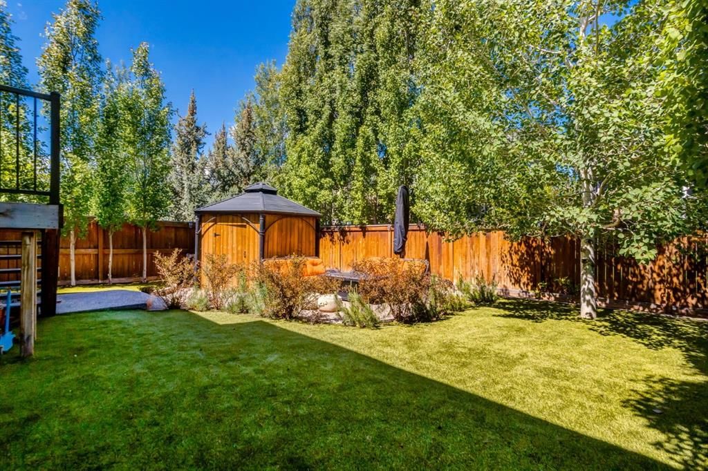 39 Cranbrook Crescent SE, Calgary — photo 2 of 50