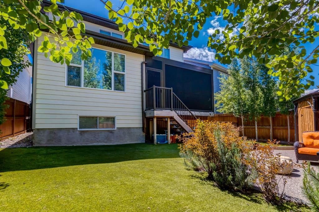 39 Cranbrook Crescent SE, Calgary — photo 5 of 50