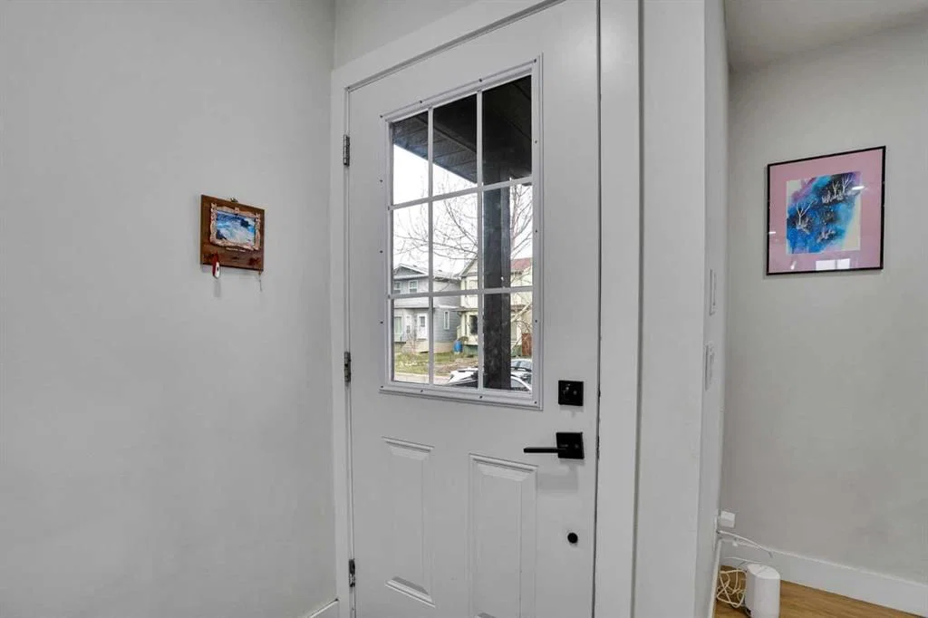 51 Taraglen Road NE, Calgary — photo 5 of 43