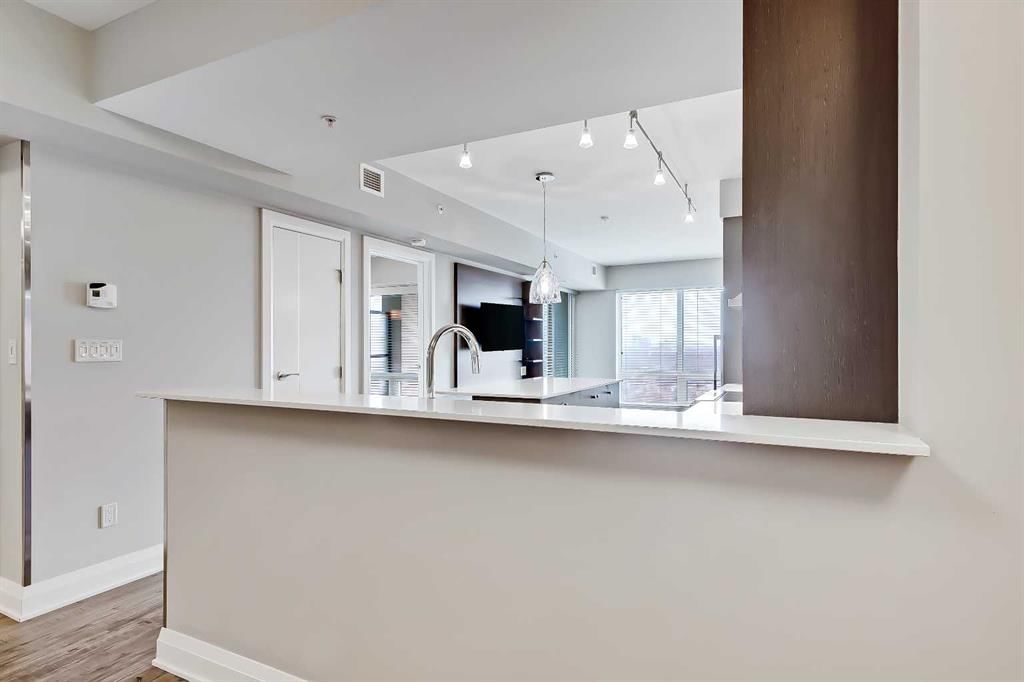 2305, 930 6 Avenue SW, Calgary — photo 3 of 50