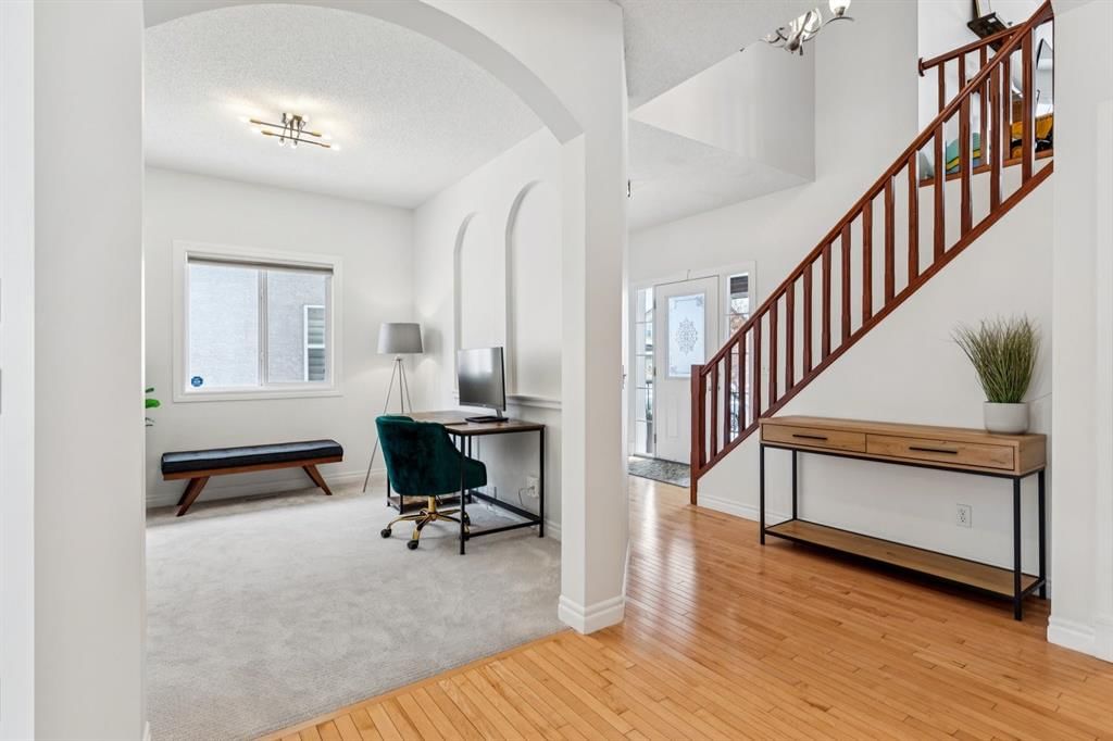 90 Tuscany Glen Place NW, Calgary — photo 4 of 50