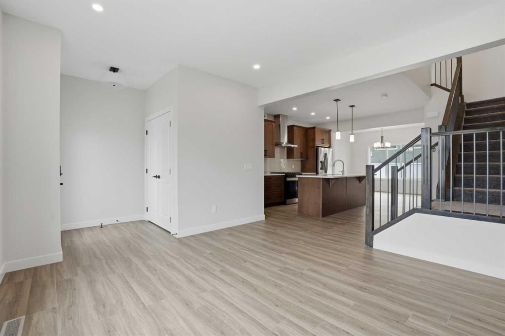 80 Buffaloberry Manor SE, Calgary — photo 3 of 29