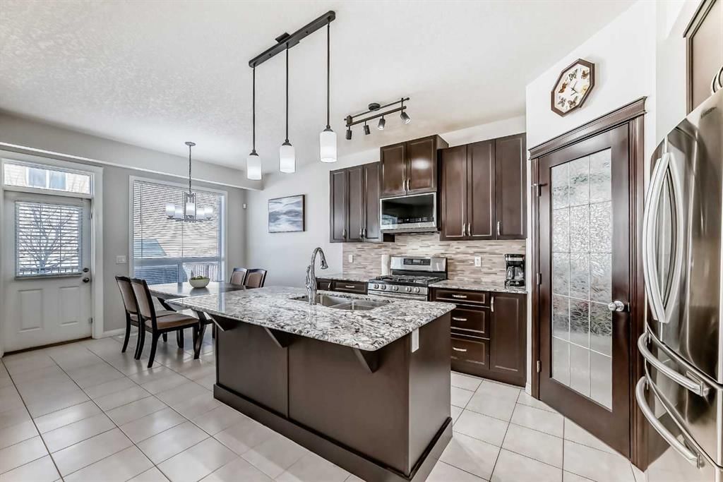 795 New Brighton Drive SE, Calgary — photo 2 of 34