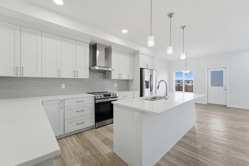 165 Savanna Passage NE, Calgary — photo 4 of 50