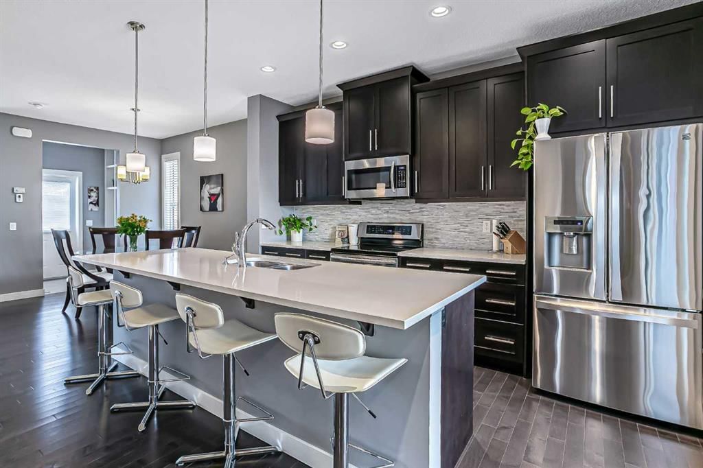 23 Marquis Link SE, Calgary — photo 4 of 34