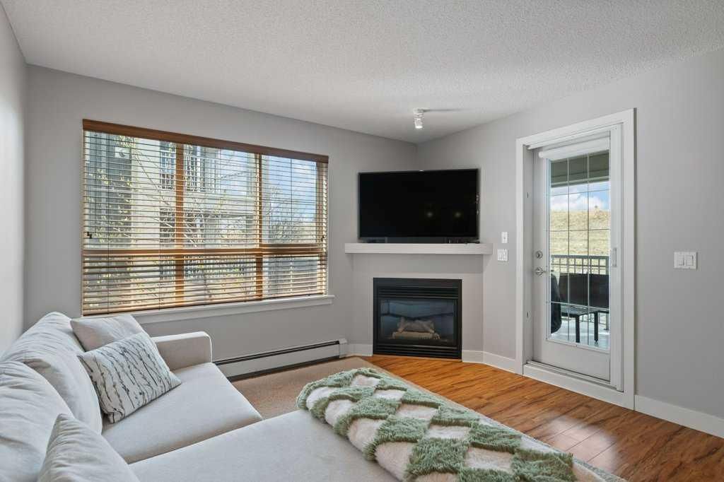 215, 35 Richard Court SW, Calgary — photo 5 of 36