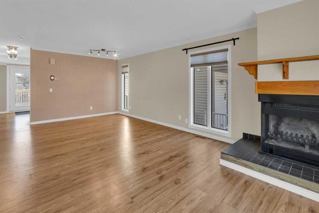 2537 9 Avenue SE, Calgary — photo 3 of 46