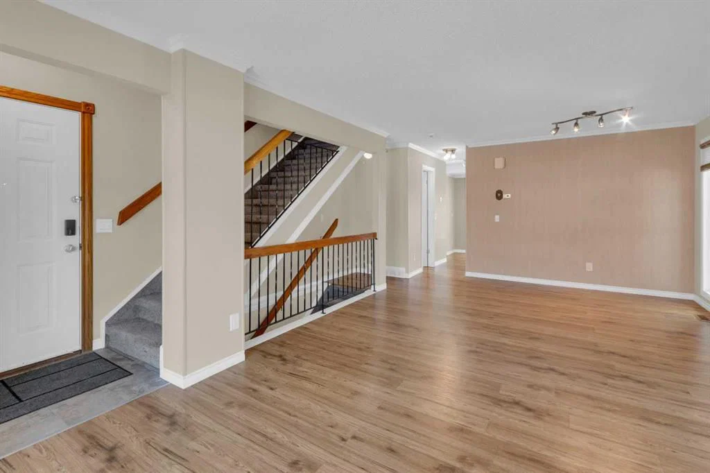 2537 9 Avenue SE, Calgary — photo 4 of 46