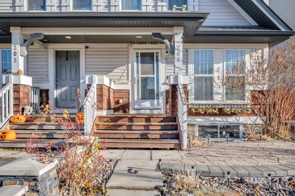 207 Elgin Meadows Gardens SE, Calgary — photo 4 of 33
