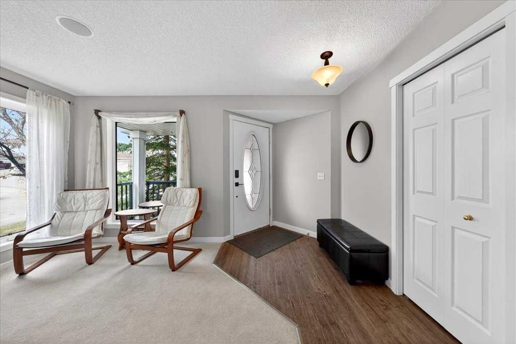 127 Hidden Ranch Terrace NW, Calgary — photo 5 of 46
