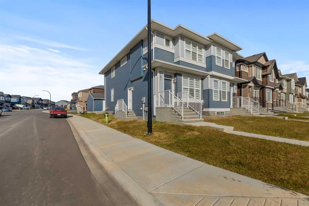281 Creekside Boulevard SW, Calgary — main listing photo