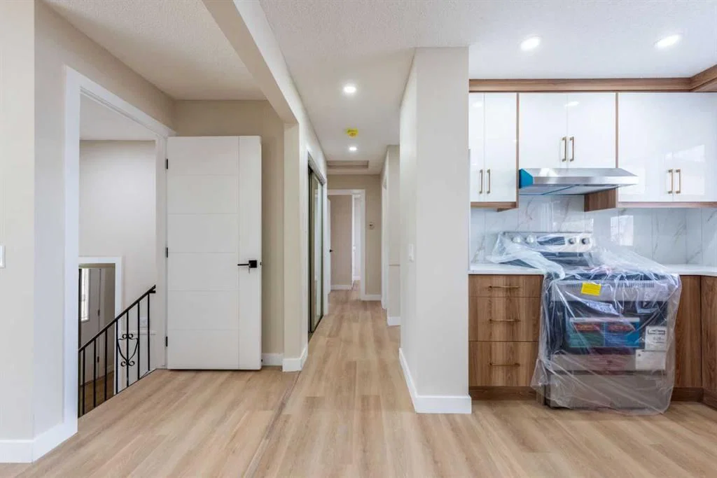 46 Marbrooke Circle NE, Calgary — photo 4 of 47