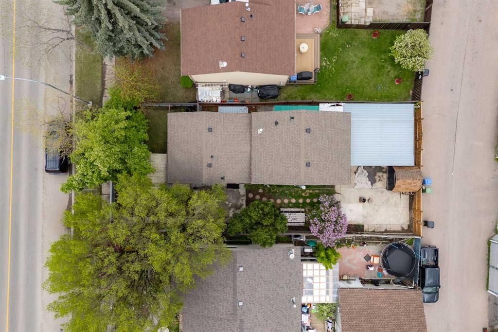 92 Erin Woods Drive SE, Calgary — photo 3 of 46