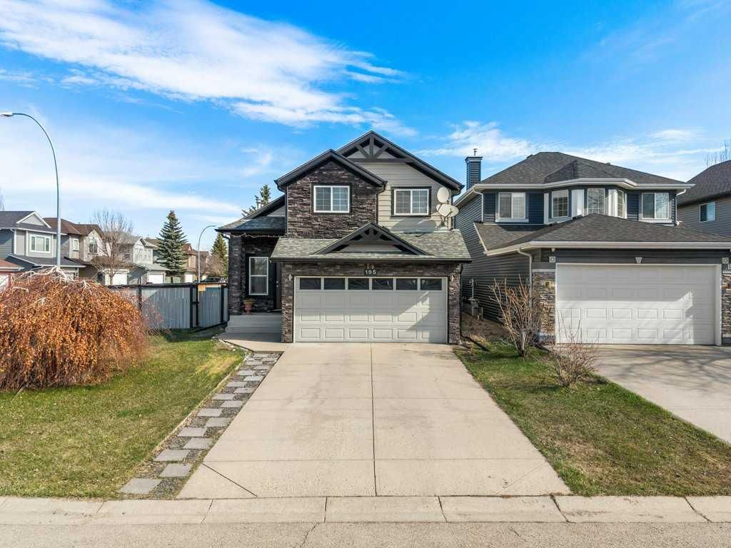 195 Somerglen Common SW, Calgary — main listing photo
