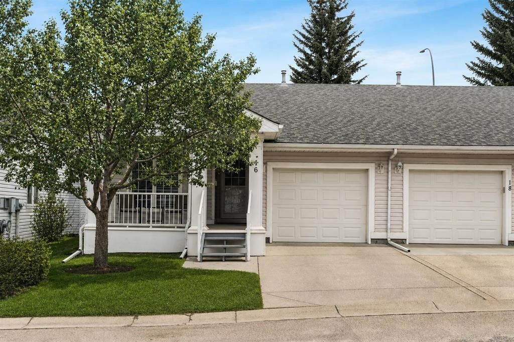 16 Douglasview Park SE, Calgary — photo 2 of 35