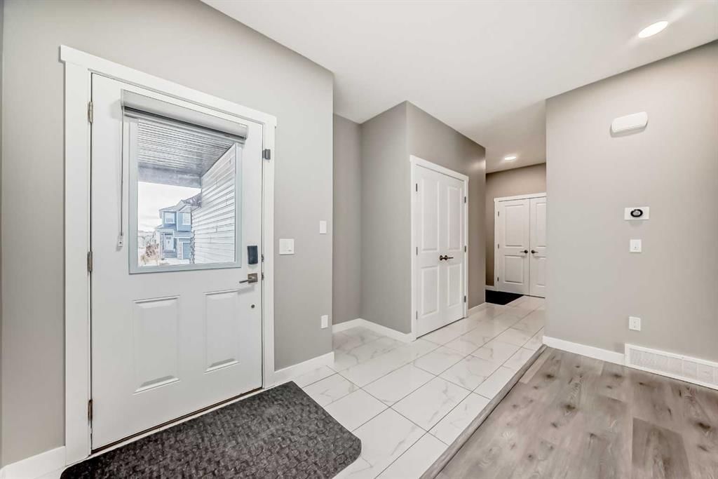 122 Legacy Glen Crescent SE, Calgary — photo 5 of 41