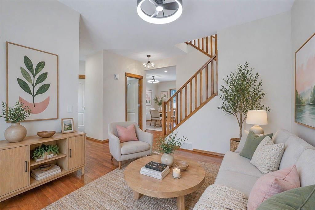 43 Elgin View SE, Calgary — photo 5 of 46