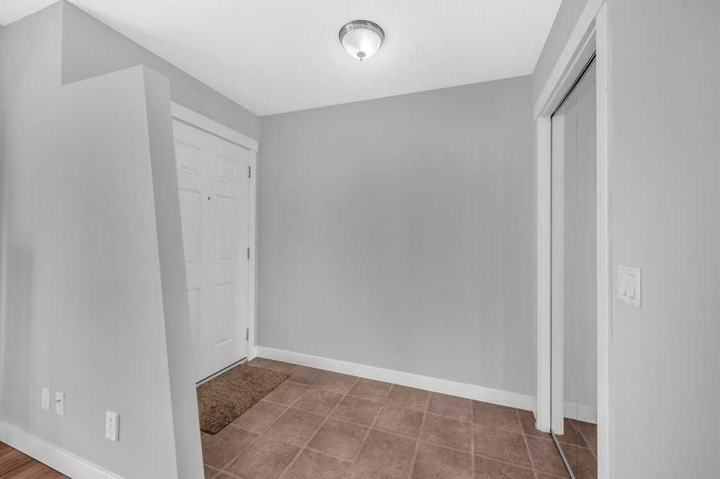 9219 Saddlebrook Drive NE, Calgary — photo 4 of 50