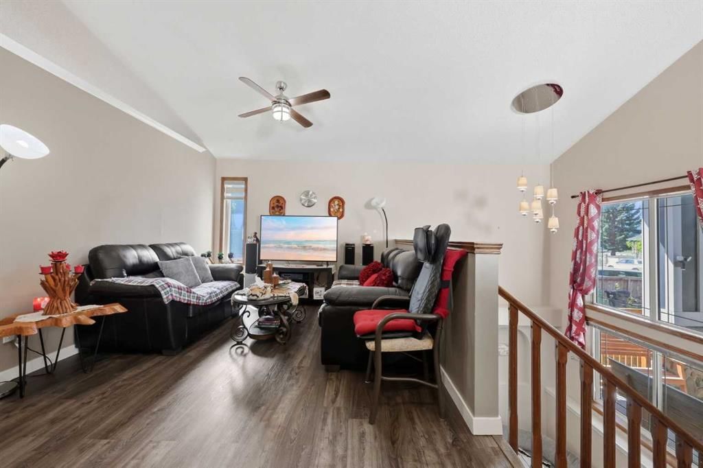 7 Chaparral Road SE, Calgary — photo 4 of 49