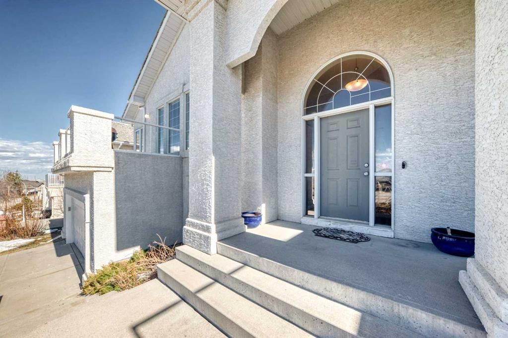 92 Hamptons Drive NW, Calgary — photo 2 of 29