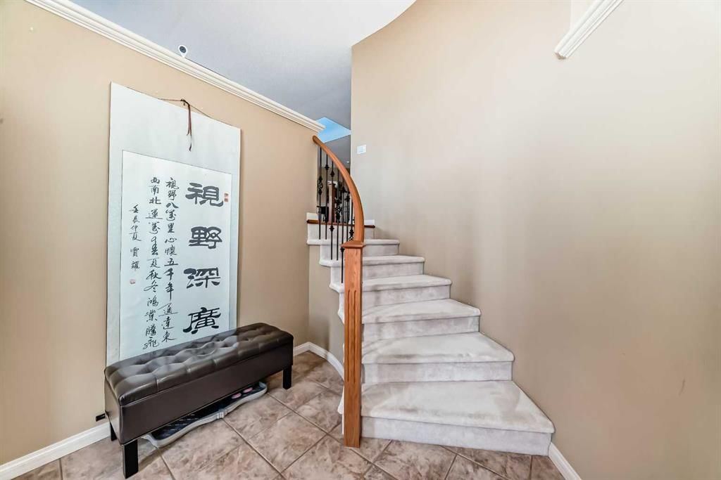 92 Hamptons Drive NW, Calgary — photo 3 of 29