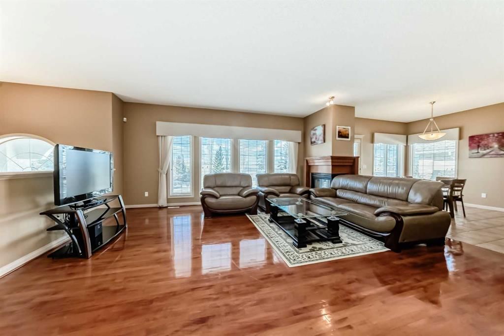 92 Hamptons Drive NW, Calgary — photo 4 of 29