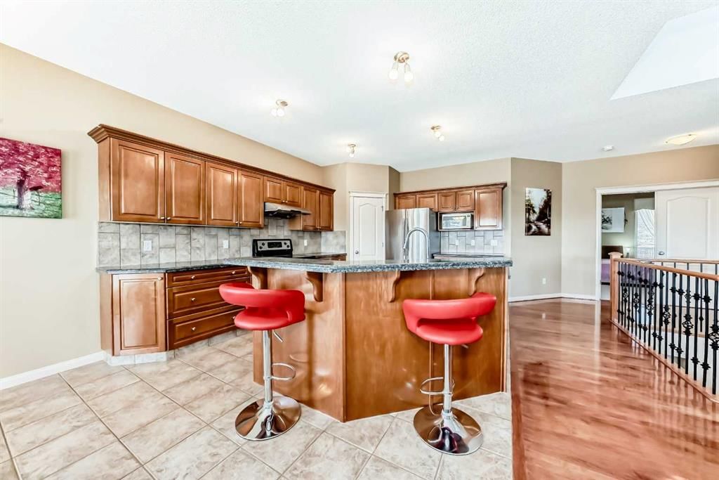 92 Hamptons Drive NW, Calgary — photo 5 of 29
