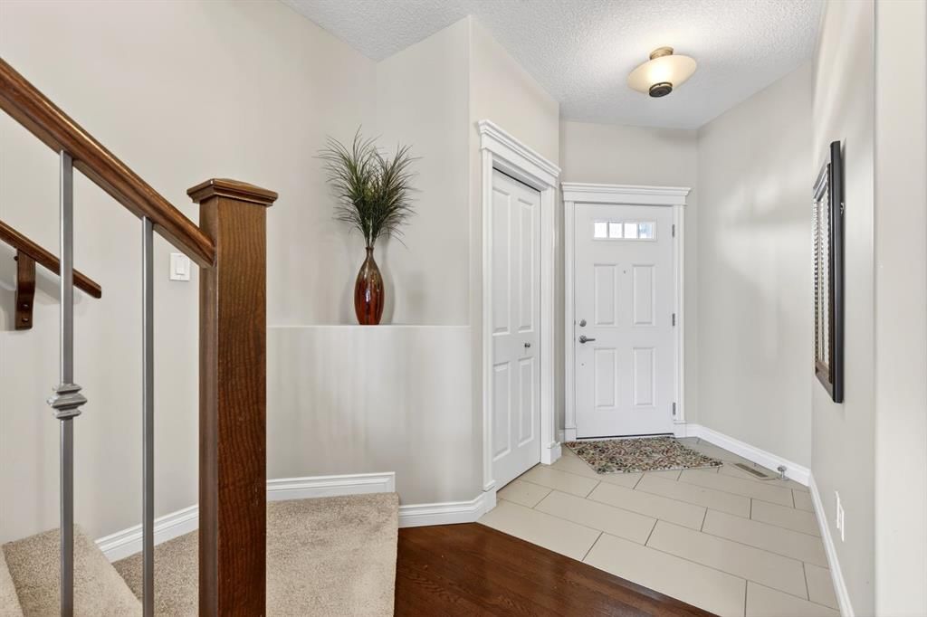 202 Evansridge Circle NW, Calgary — photo 3 of 43