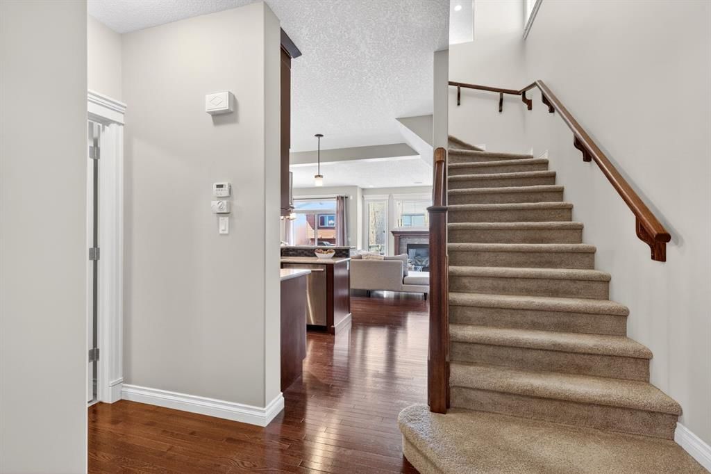 202 Evansridge Circle NW, Calgary — photo 4 of 43