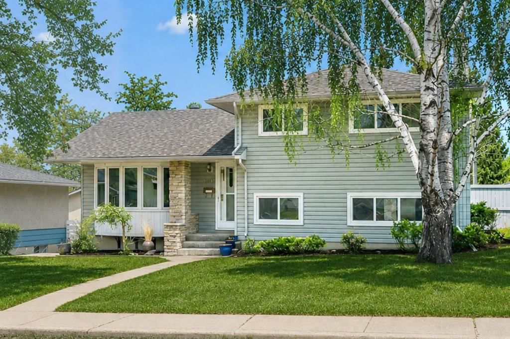 3816 Brighton Drive NW, Calgary — photo 2 of 39