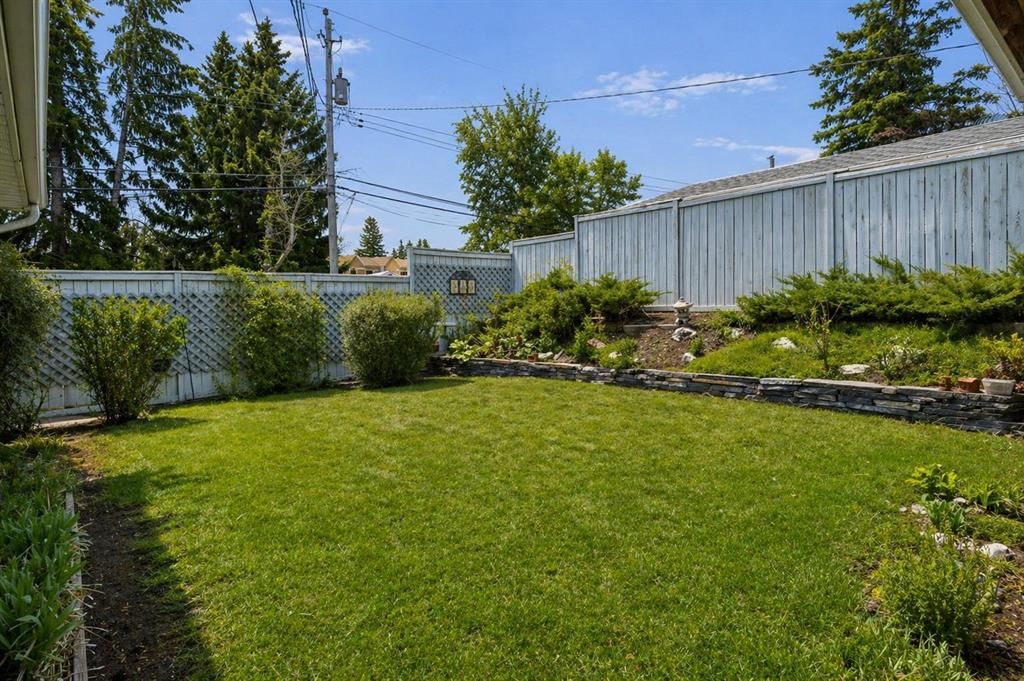 3816 Brighton Drive NW, Calgary — photo 3 of 39