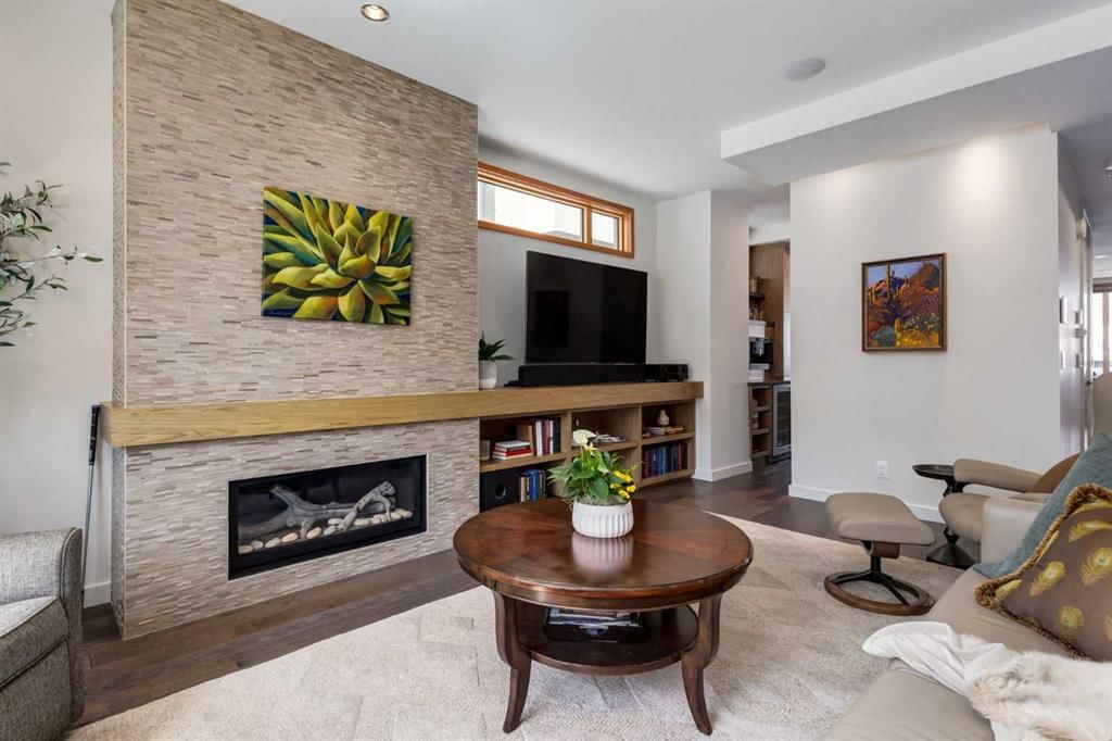 2138 28 Avenue SW, Calgary — photo 5 of 48